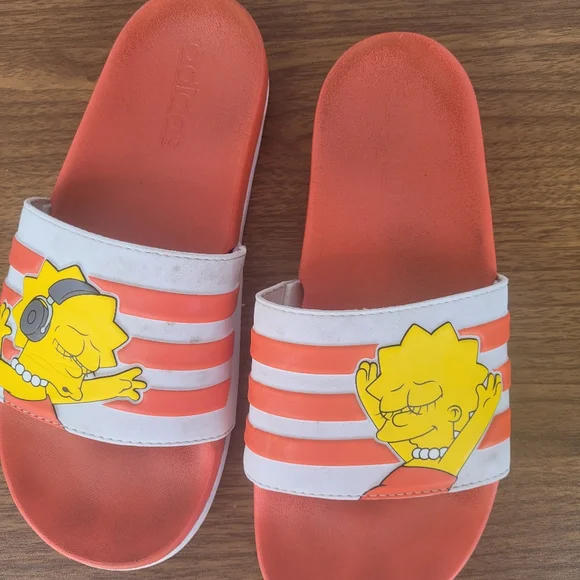 Adidas adilette size 7 woman slides - Picture 5 of 7